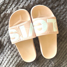 Levis Damen Badelatschen Sandalen Beige Logo ...