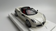 1:18 Autoart Alfa Romeo 4C Spider White Car Model 70141