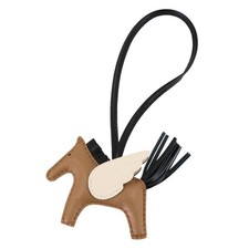 HERMES Rodeo Pegasu PM Taschenanhänger Agneau Milo Chai Black Nata 90313094