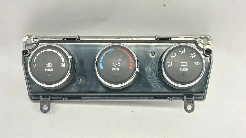 '14-'18 RAM PROMASTER 2500 VAN panel de control de temperatura con descongelación trasera OEM Foto 2 de 4