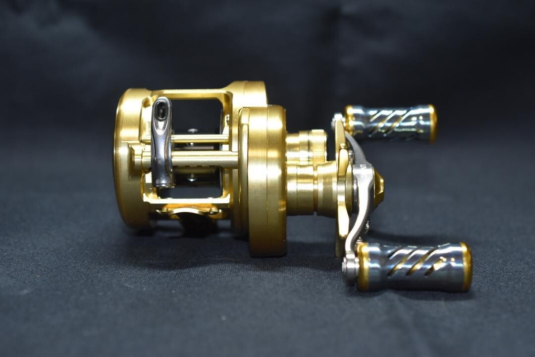 Shimano 15 Calcutta Conquest 201HG Baitcasting Fishing Reel Shimano 15 Calcutta Conquest 201HG Baitcasting Fishing Reel
