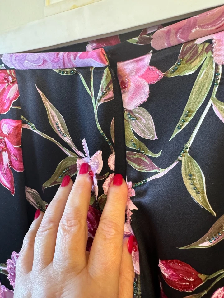 Pantalones Kay Unger de seda negros y rosas con cuentas florales talla 8 nuevos sin etiquetas Foto 4 de 4