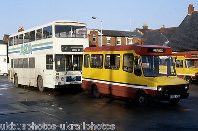 Wrights, Wrexham F895XOE & KHG193T Wrexham 1992 Bus Foto 