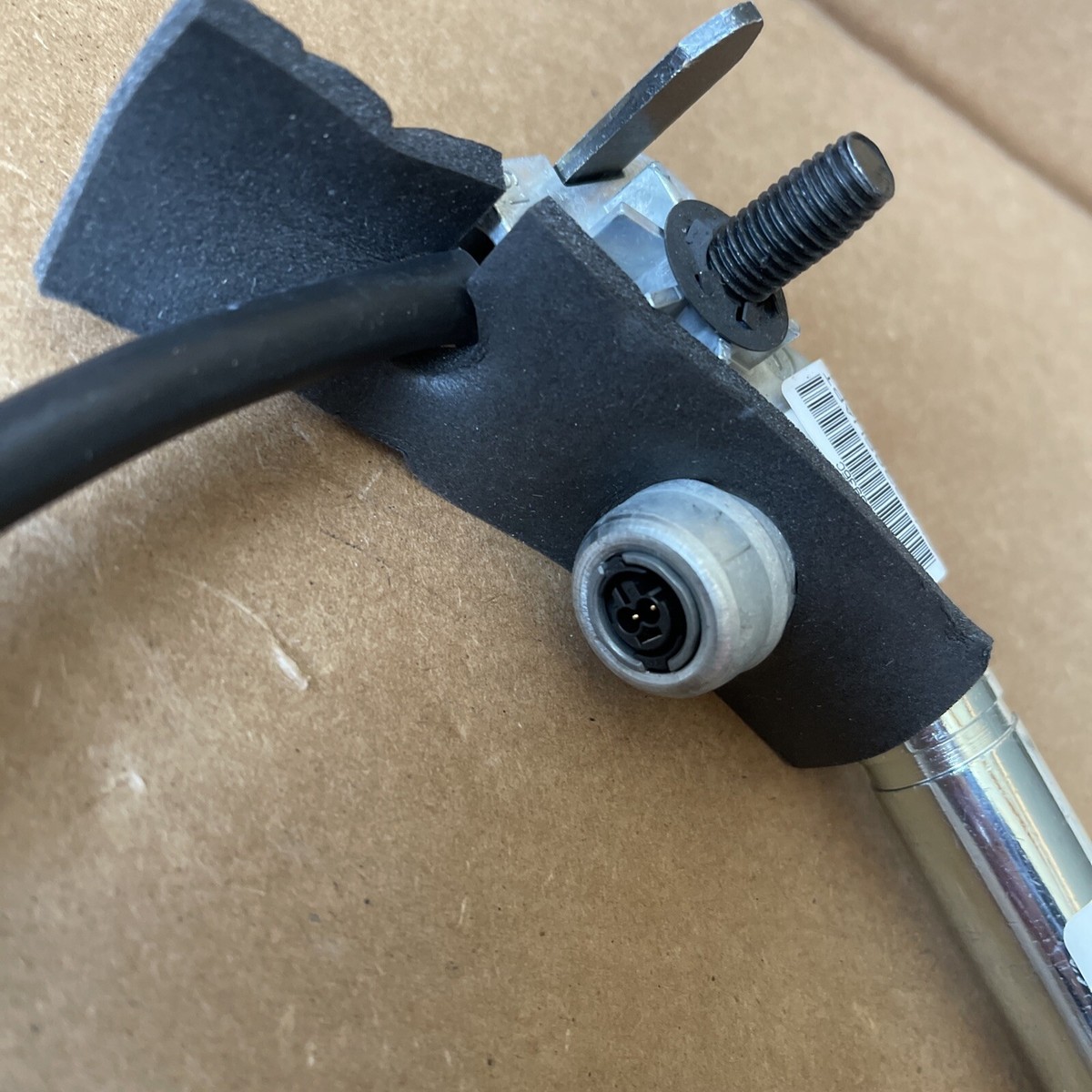 19329404 New OEM GM Seat Belt Tensioner | eBay 