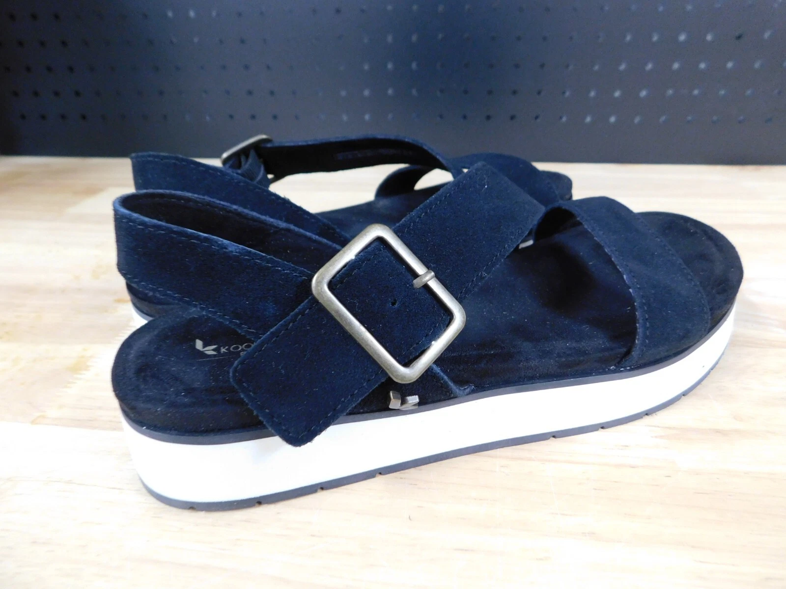 Sandali regolabili Koolaburra by UGG scamosciati Serah Nero 8 5 A393231 Usati