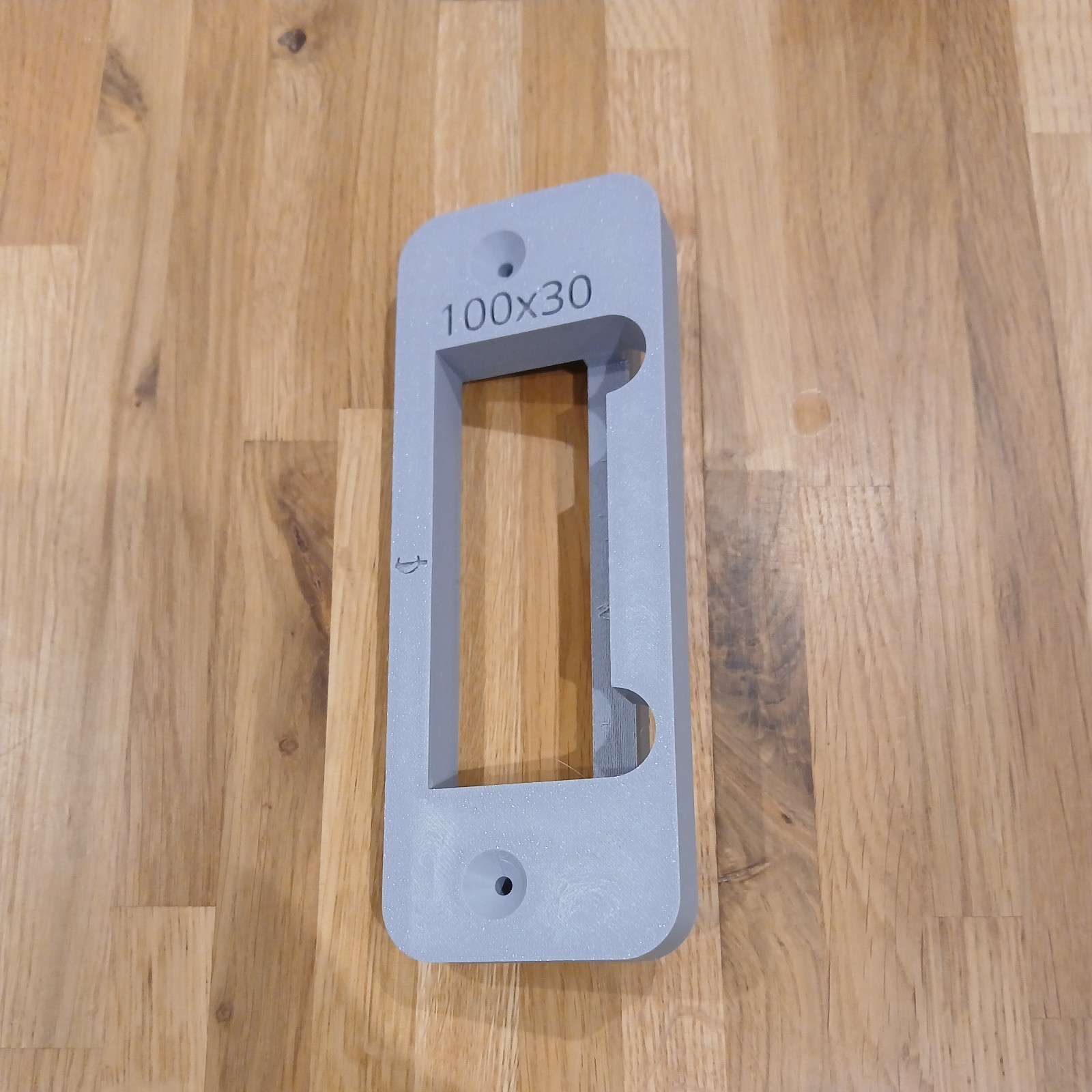 Hinge jig - 100mm x 30mm 