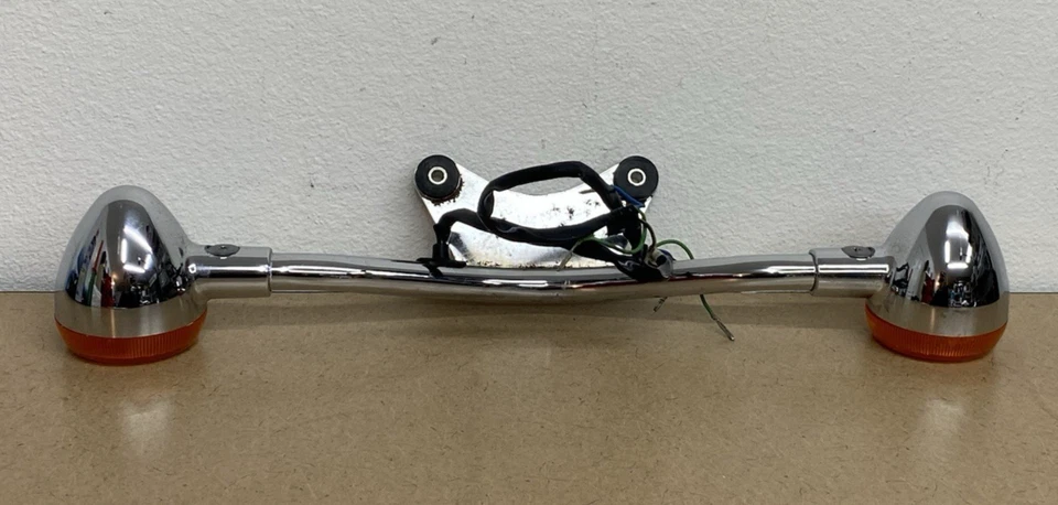 05-08 Kawasaki VN1600 Vulcan Nomad Front Turn Signal Lights Bar Chrome - Image 3 of 4