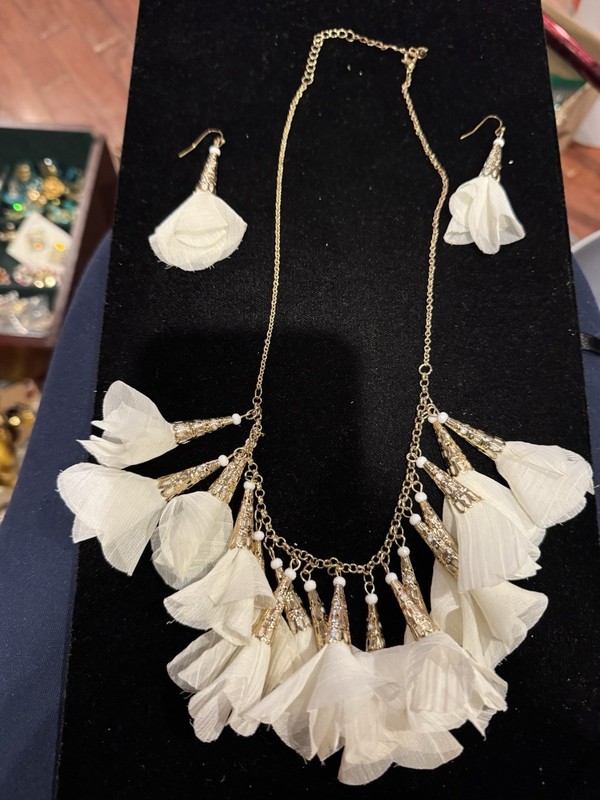 Vintage Chiffon Tulips Jewelry Set
