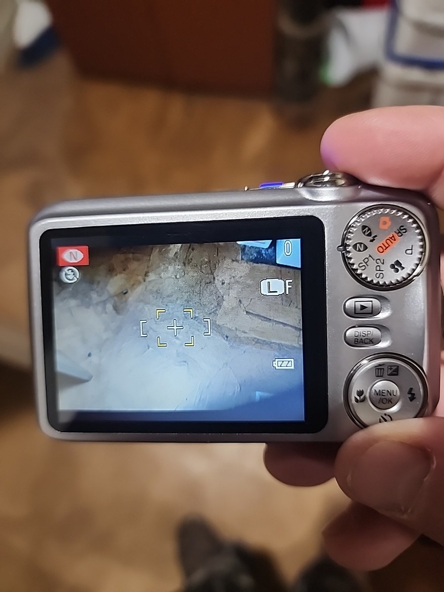 Near Mint Fujifilm FinePix JX400 16MP 5X Optical HD Camera Silver