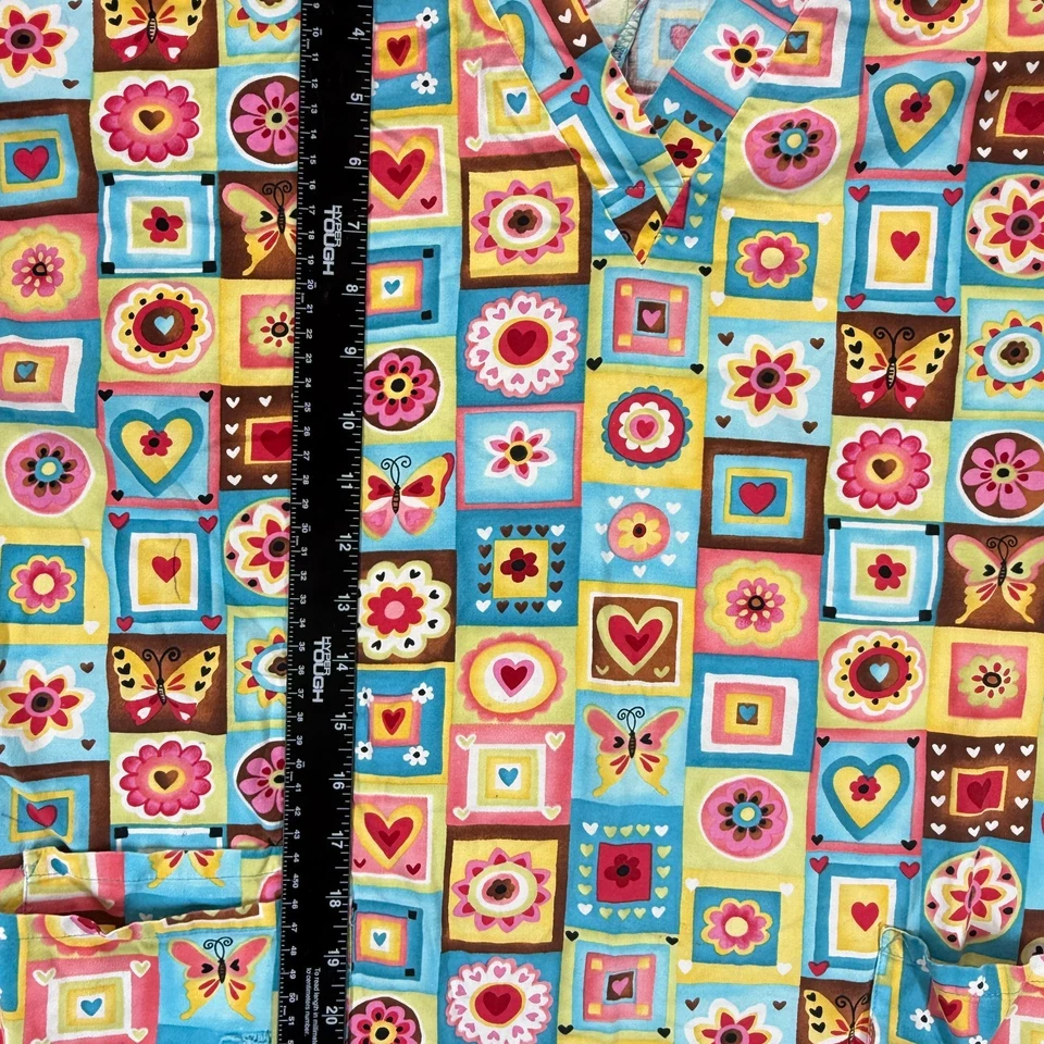 Scrub HQ Womens V-Neck Scrub Top Multicolor Hearts Flowers Butterflies Size XL - Image 4 of 4