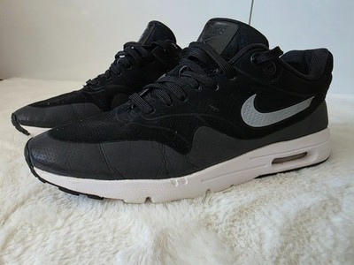Nike WMNS Air Max 1 Ultra Moire Farbe: Schwarz/Metallisch Gr.41