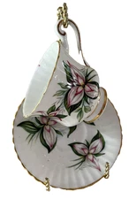 VTG. Paragon Trillium 4oz Teacup /Saucer Appointment Her Majesty the Queen Gold