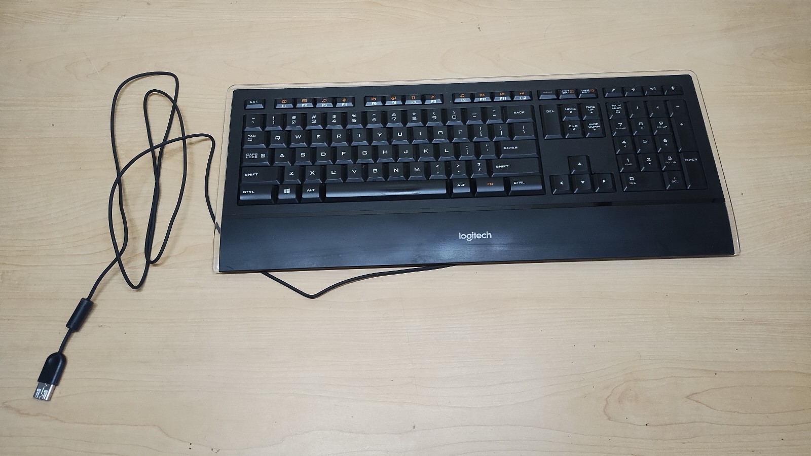 Logitech K740 Illuminated USB Wired Keyboard Y-UY95