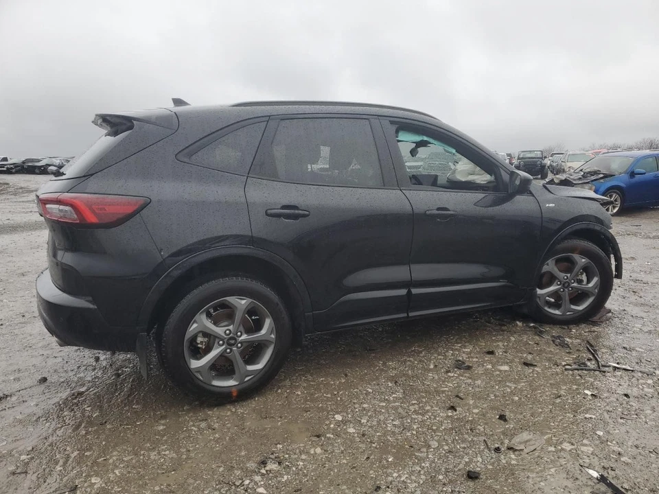 Used Air Cleaner Assembly fits: 2023 Ford Escape 1.5 Grade A - Image 3 of 4