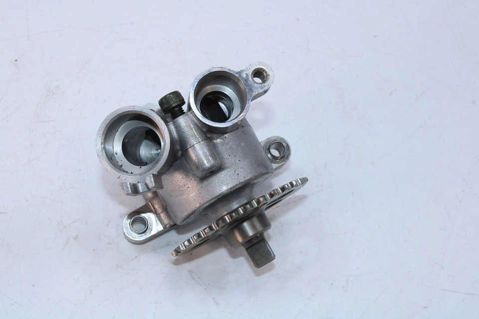 2009 Yamaha Yzf R6 масляный насос 2C0-13300-00-00 - Изображение 4 из 4