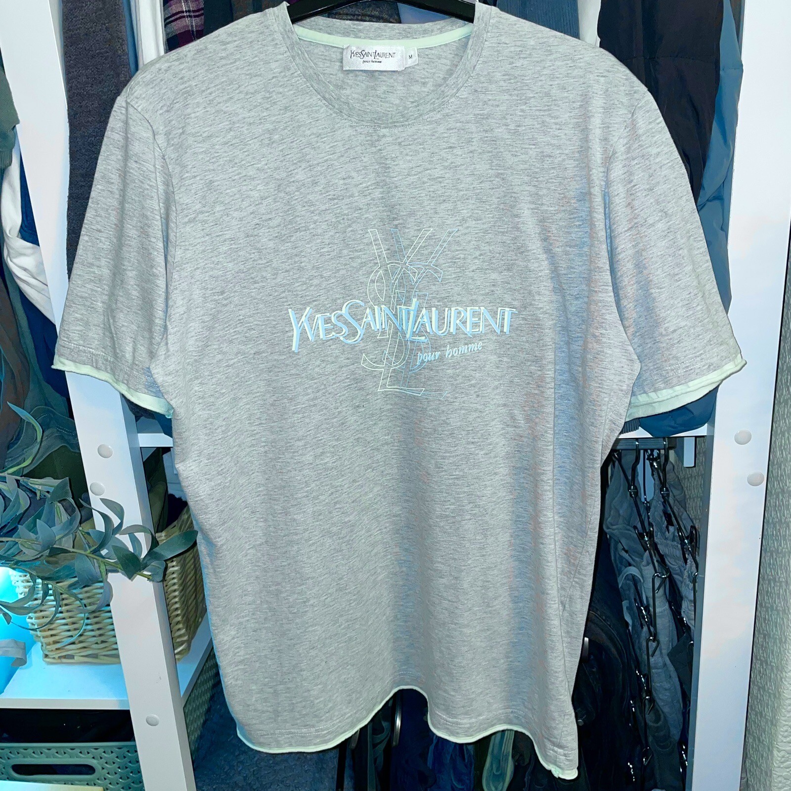 T shirt vintage YSL Yves Saint Laurent Spellout grigio chiaro come nuovo verde M medio
