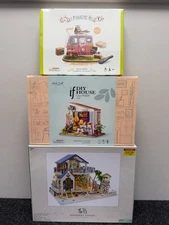 Rolife/Handscraft/Mayberry Street DIY Miniatures - Porch / Camper / Sea Cottage