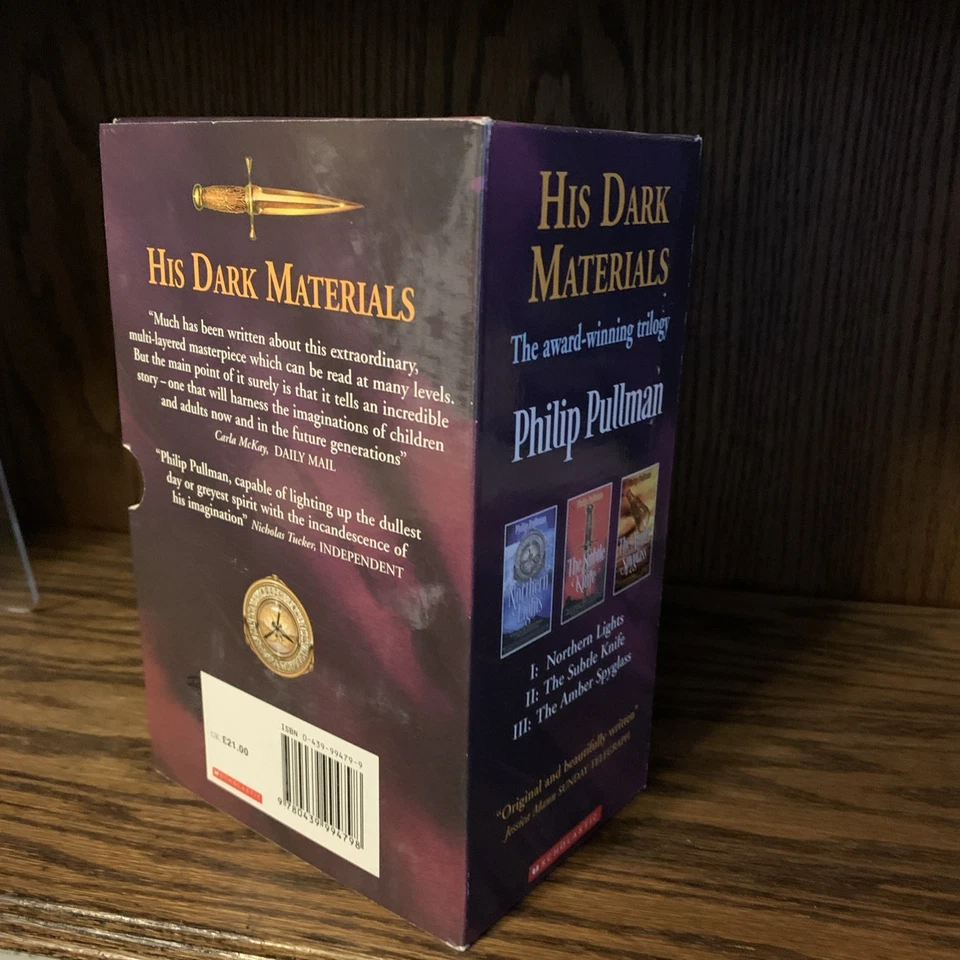 Philip Pullman 'His Dark Materials' Trilogy Paperback Box Set Slip Case - Image 2 of 4