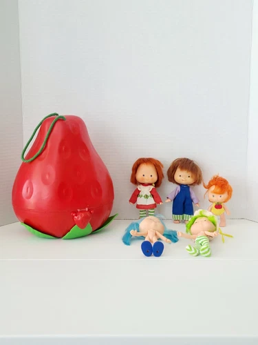 Vintage Strawberry Shortcake Lot Strawberry Carrying Case Lot w/ 5 Dolls Set 80s
