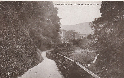Blick von der Peak Cavern, Castleton, Derbyshire