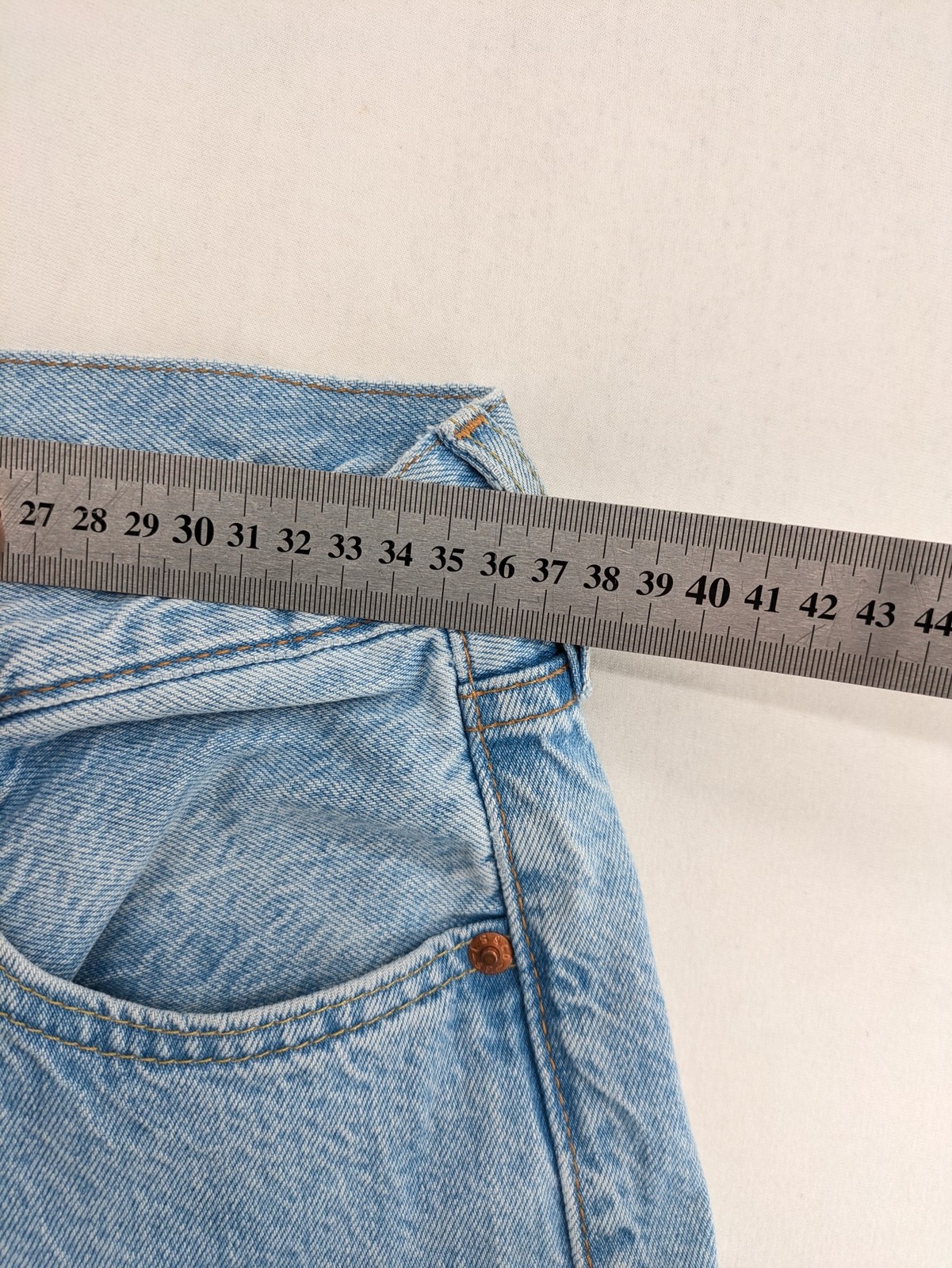 Levi's Premium 501 Herren Jeans W29 L30 Light Wash Regular Straight Button Fly image 6