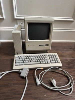 Vintage Apple Macintosh Plus 1MB - M0001A w/Cord, Keyboard, & Club Mac Drive Lot