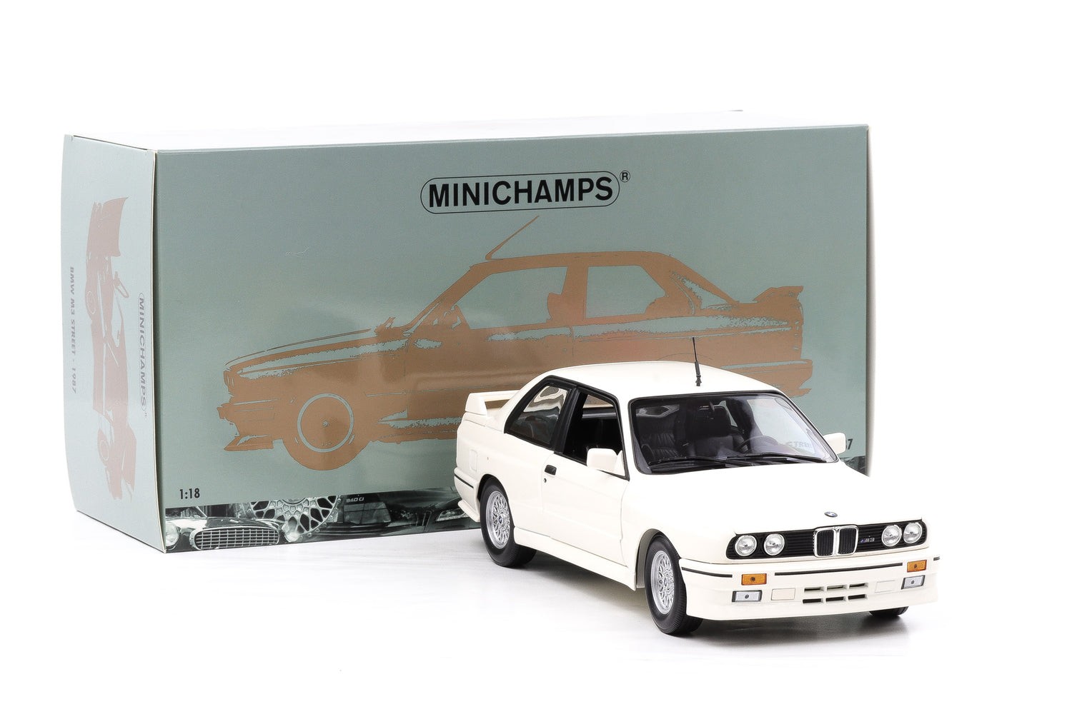 Minichamps 1:18 BMW M3 E30 Street 1989 White Metal Model Car