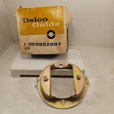 New Old Stock Oem Gm Delco Guide 5952987 Retainer Vintage New In Box
