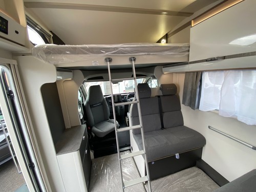 BRAND NEW! 2026 Swift Voyager 475 - Automatic - Rear dinette & Over Cab Bed - Picture 20 of 23