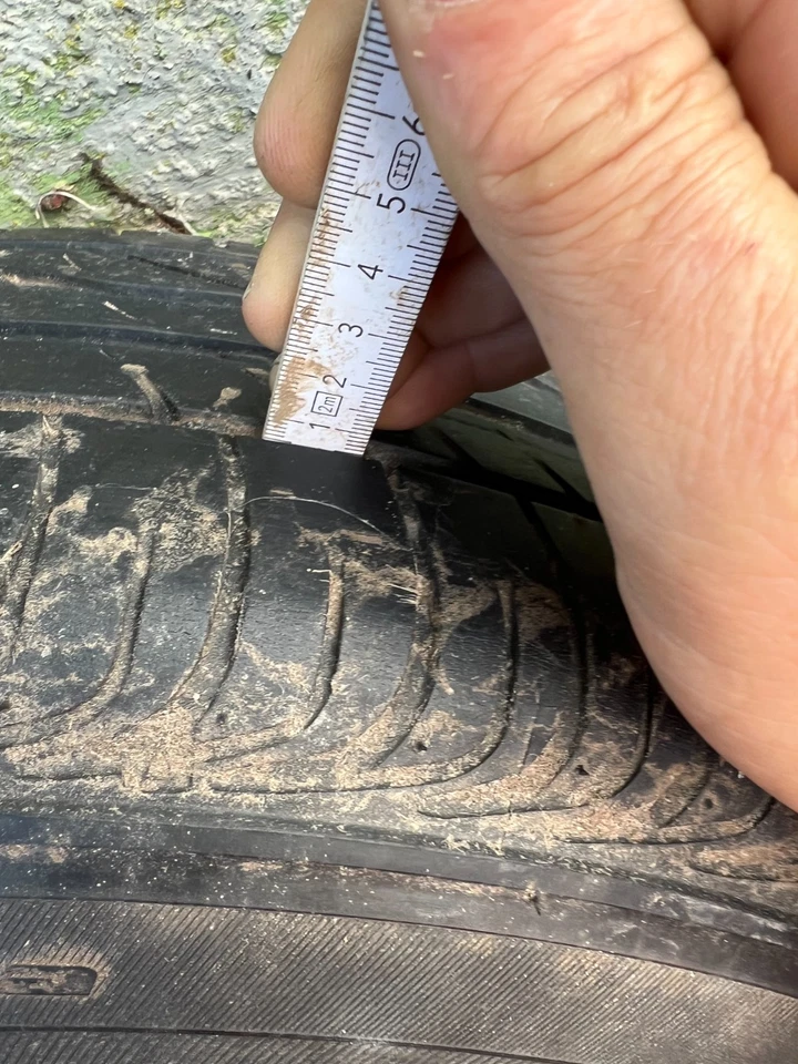 BMW E36 Felgen mit Reifen 205/60 R15 - Bild 3 von 4