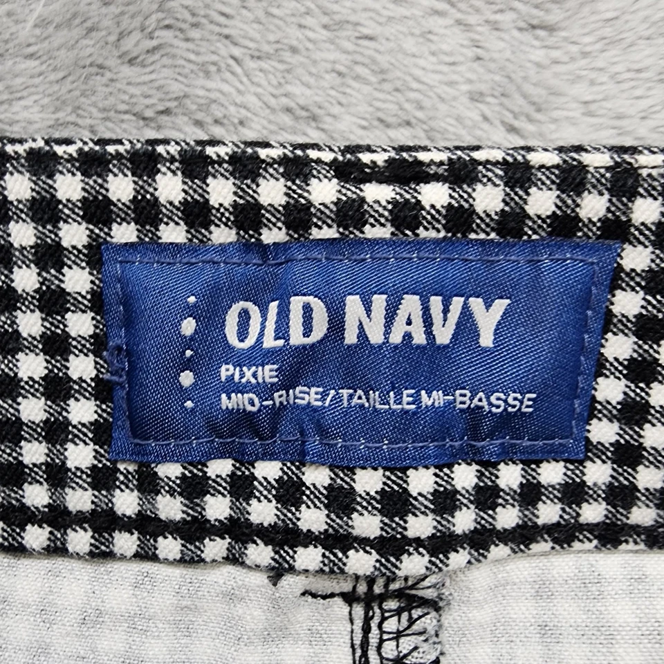 Calça Old Navy Feminina 12 Preto Branco Gingham Pixie Cintura Média Tornozelo Crop Fino - Imagem 3 de 4