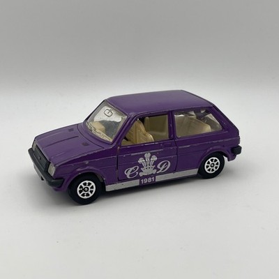 CORGI SPECIAL EDITION AUSTIN MINI METRO BRITISH CAR ROYAL Charles & Diana D2