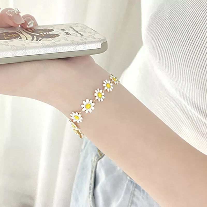 White Daisy Flower Bracelet