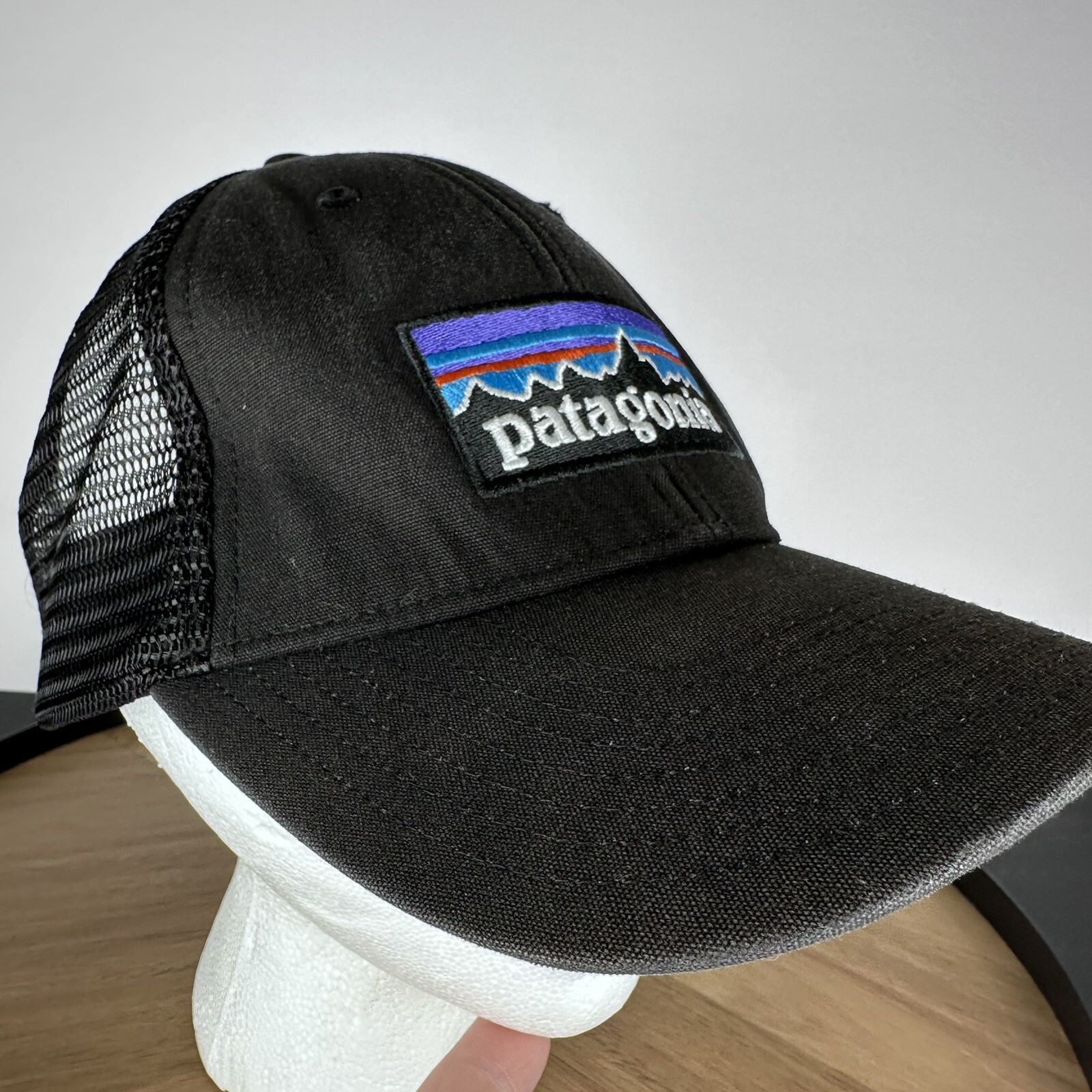 Mens Black Mesh Logo Snapback Patch Mountains Broken In