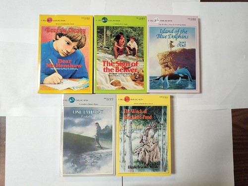 The Newbery Award Library: Island of the Blue Dolphins/Dear Mr. Henshaw - GOOD - Picture 3 of 4