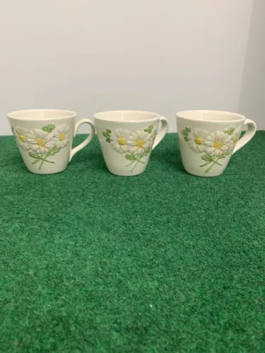 SeT Of 3 METLOX Poppytrail Sculptured Daisy Coffee Cups