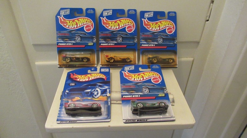 HOT WHEELS (LOT) OF 6  PANOZ GTR-1