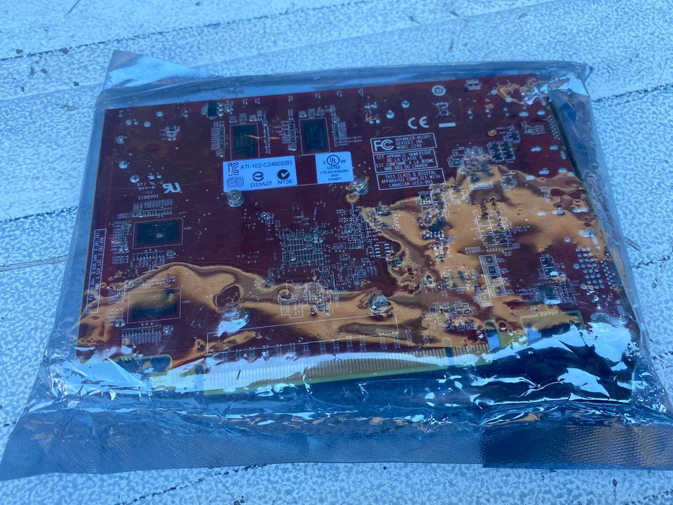 HP AMD Radeon 637184-001 637997-001 HD 6570 1GB DDR3 DP DVI Video Card - Image 3 of 4