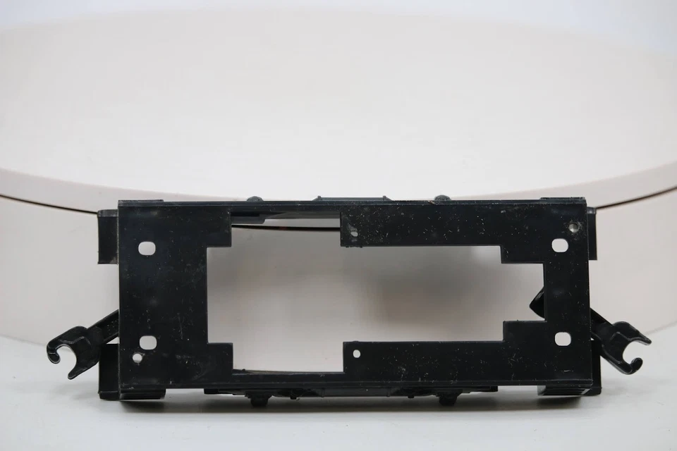 Lionel Postwar #41 Army Switcher O/O27 Locomotive Chassis Frame Only w/ Couplers - Image 3 of 4