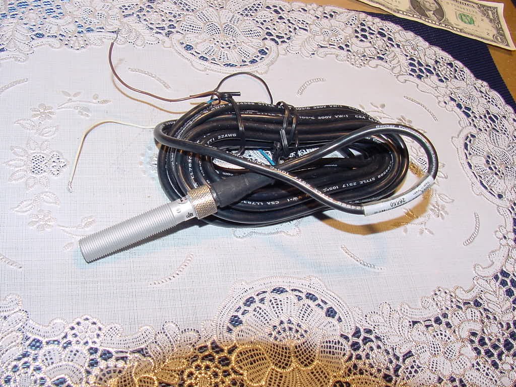 Turck BI 4-MT12HE-AN6X-H1141, proximity sensor with MQDC-415 Cable, New Old STK