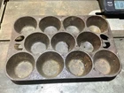 Griswold ??? Cast Iron Cupcake Muffin Pan