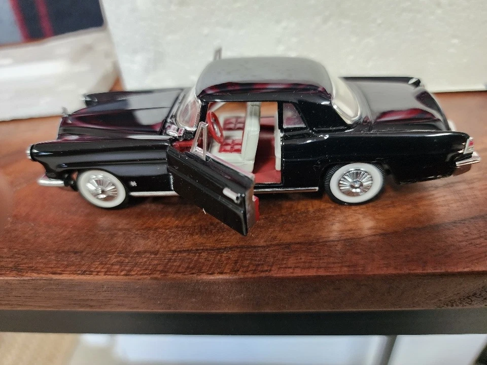 Lincoln Continental Mark II 1956 Franklin como nuevo 1:43 diecast negro/rojo nuevo en caja Foto 3 de 4