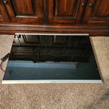 Bosch 800 Series 30-in 4 burners Smooth Surface Black Electric Cooktop