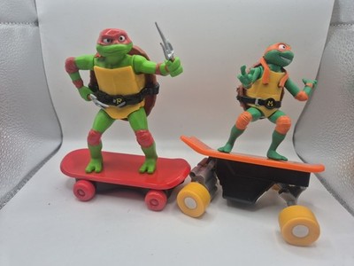 Tales of The Teenage Mutant Ninja Turtles - Raphael On Skateboard Bundle X2 Lesen