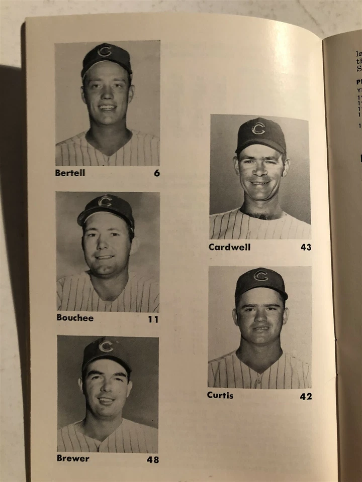 1961 CHICAGO CUBS Media Guide Yearbook ERNIE BANKS Mid Season Edition RON SANTO - Image 3 of 4