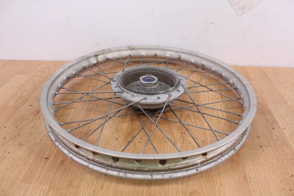 Honda CR250 1980 cubo de llanta delantera 21 pulgadas Foto 3 de 4