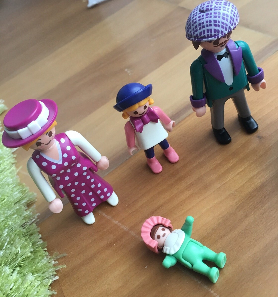PLAYMOBIL NOSTALGIE 5507 famille avec chariot de poupée maison de