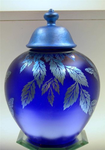 FENTON Ginger Jar wCustom Pntd Lid FAVRENE Butterflies FAGCA EXCLUSIVE FREEusaSH - Picture 2 of 5