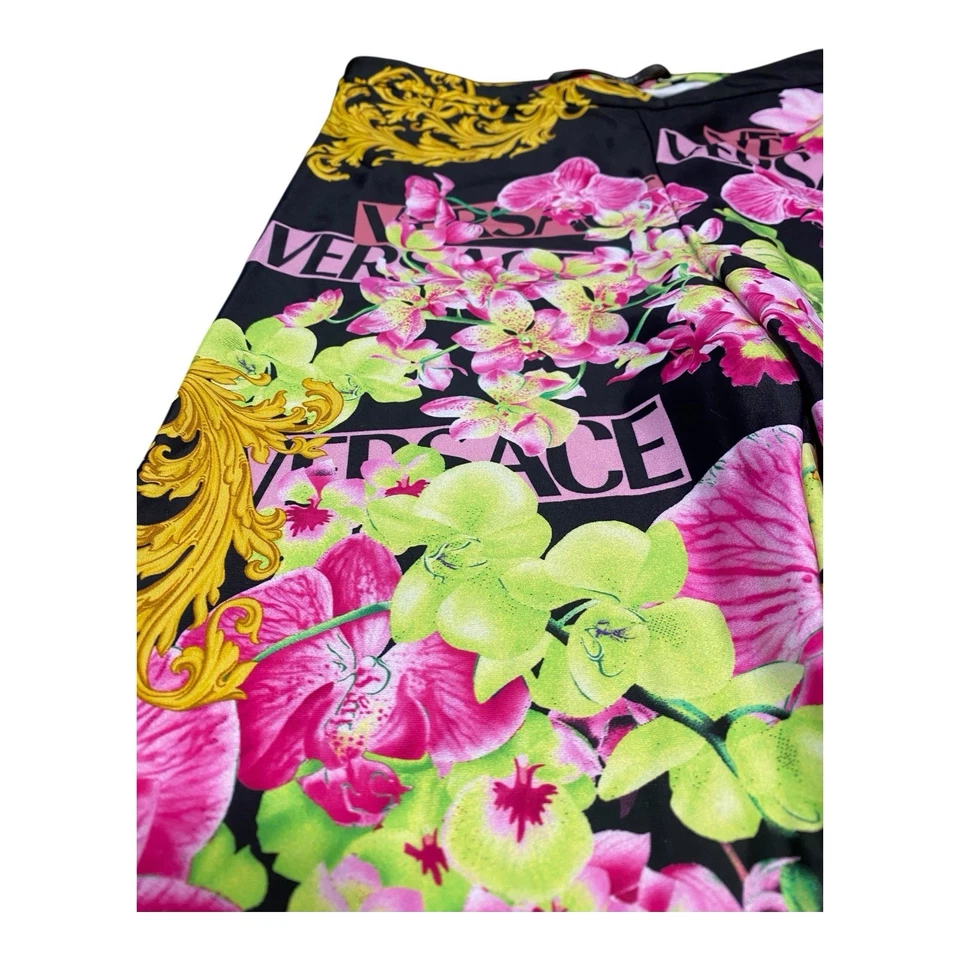 Versace Barroco Floral Logo Estampado Pantalones Negro Rosa Leggings Italia Talla 40 EE. UU. 8-10 Foto 4 de 4