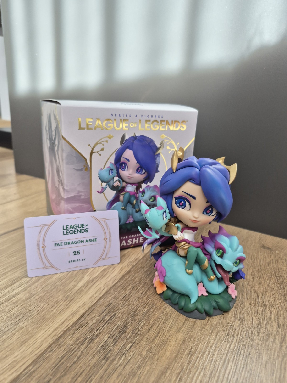 Figura Oficial Fae Dragon Ashe League of Legends y Caja Serie 4 Nº 25